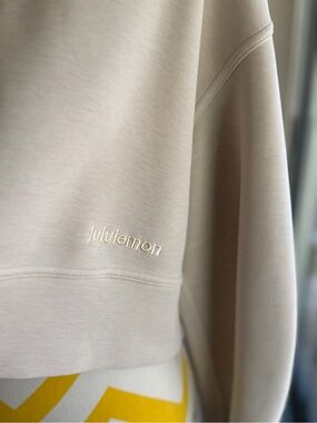 Lululemon Cropped Crewneck
